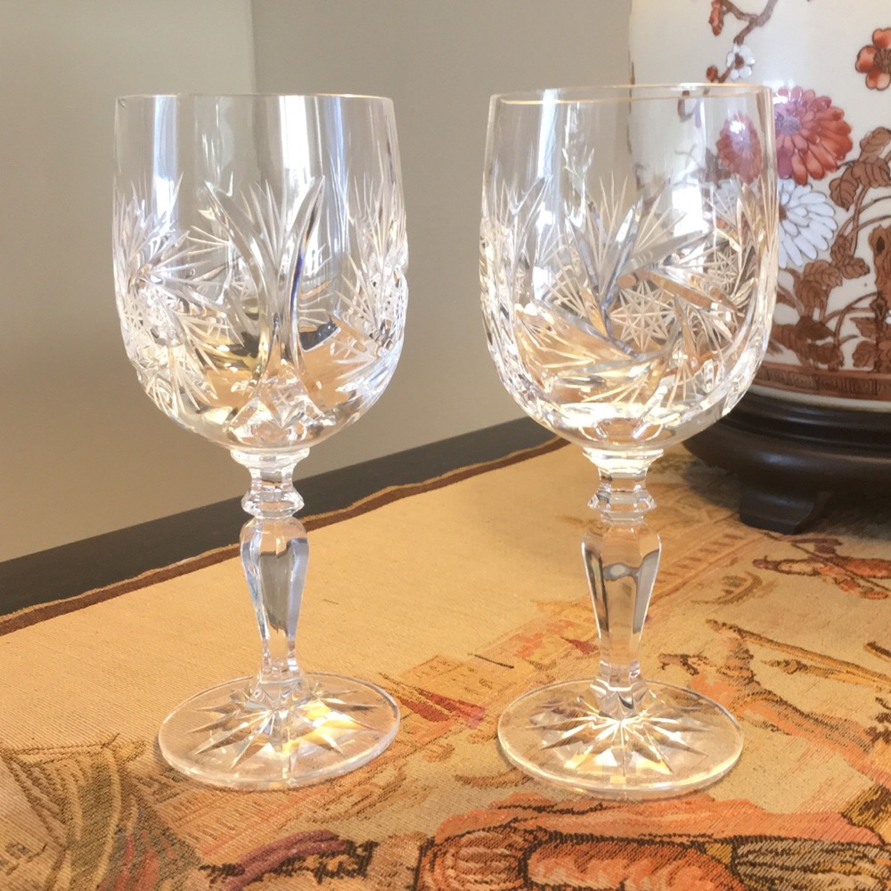 Pair of Crystal Wine Glasses in Perfect Condition